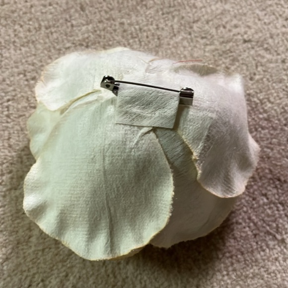 Vintage Cream Velvet Roses 4 for $16 - Picture 3 of 3